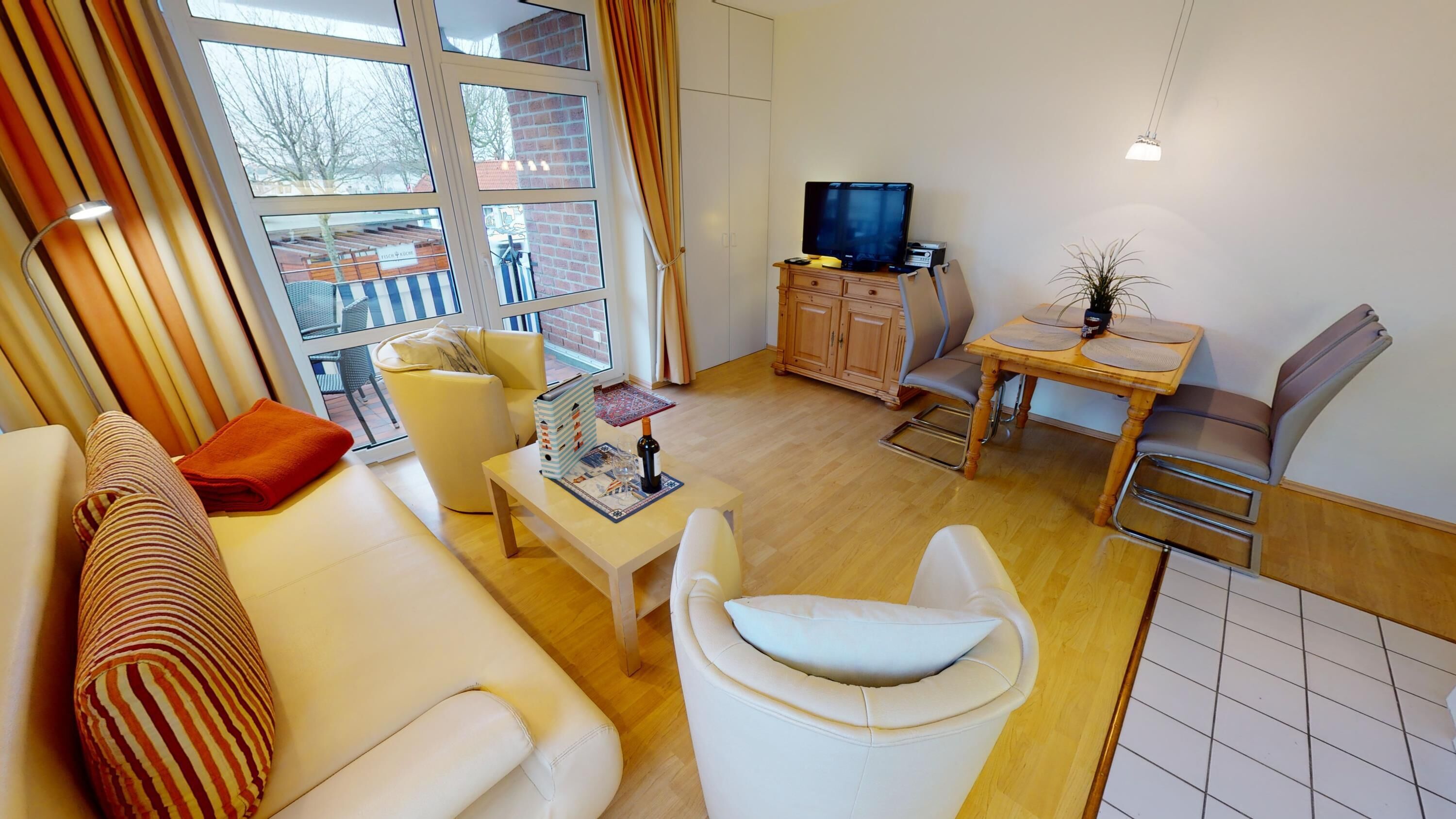 Very nice apartment "Hafenresidenz" with balcony and view over the harbor and the Kiel Fjord