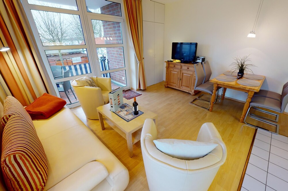 Very nice apartment "Hafenresidenz" with balcony and view over the harbor and the Kiel Fjord