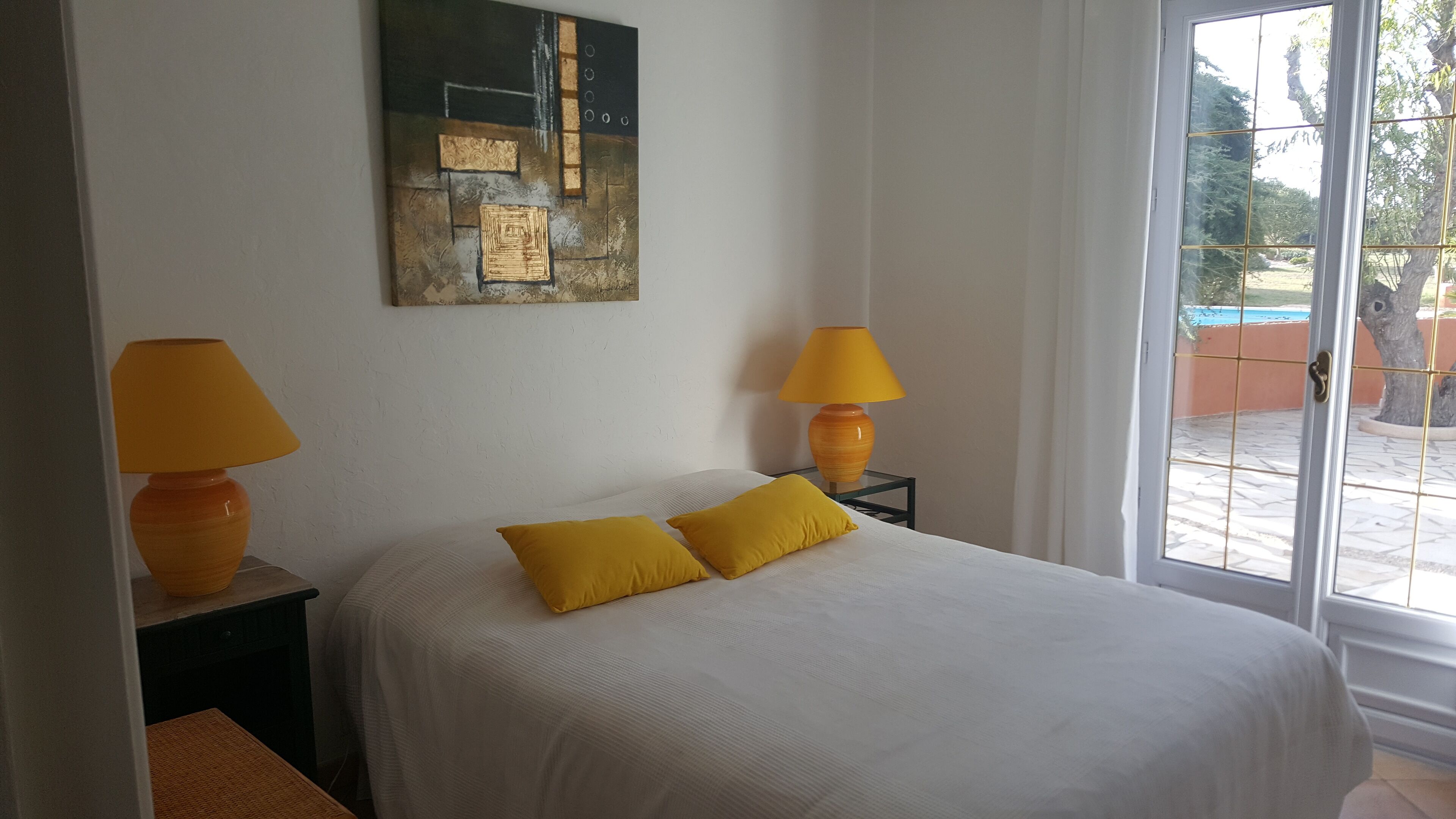 Single storey house with pool for 8 people in Marseillan