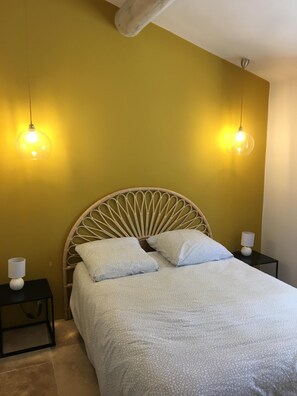 2 chambres, fer et planche à repasser, accès au Wi-Fi (inclus)