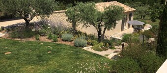 Provencal cottage with pool for 4 people, 2 steps from Saint-Rémy-de-Provence