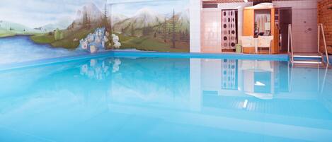 Innenpool, beheizter Pool