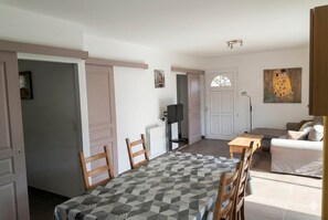 Interior - Gite Sunflowers (Ailhon)