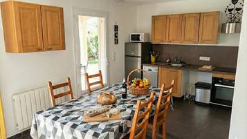 Réfrigérateur, micro-ondes, four, lave-vaisselle