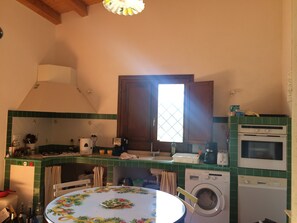 Réfrigérateur, four, plaque de cuisson, lave-vaisselle