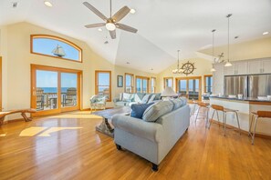 Smart TV, table football