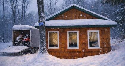Coziest Cabin at AuTrain Lake with Beach Access