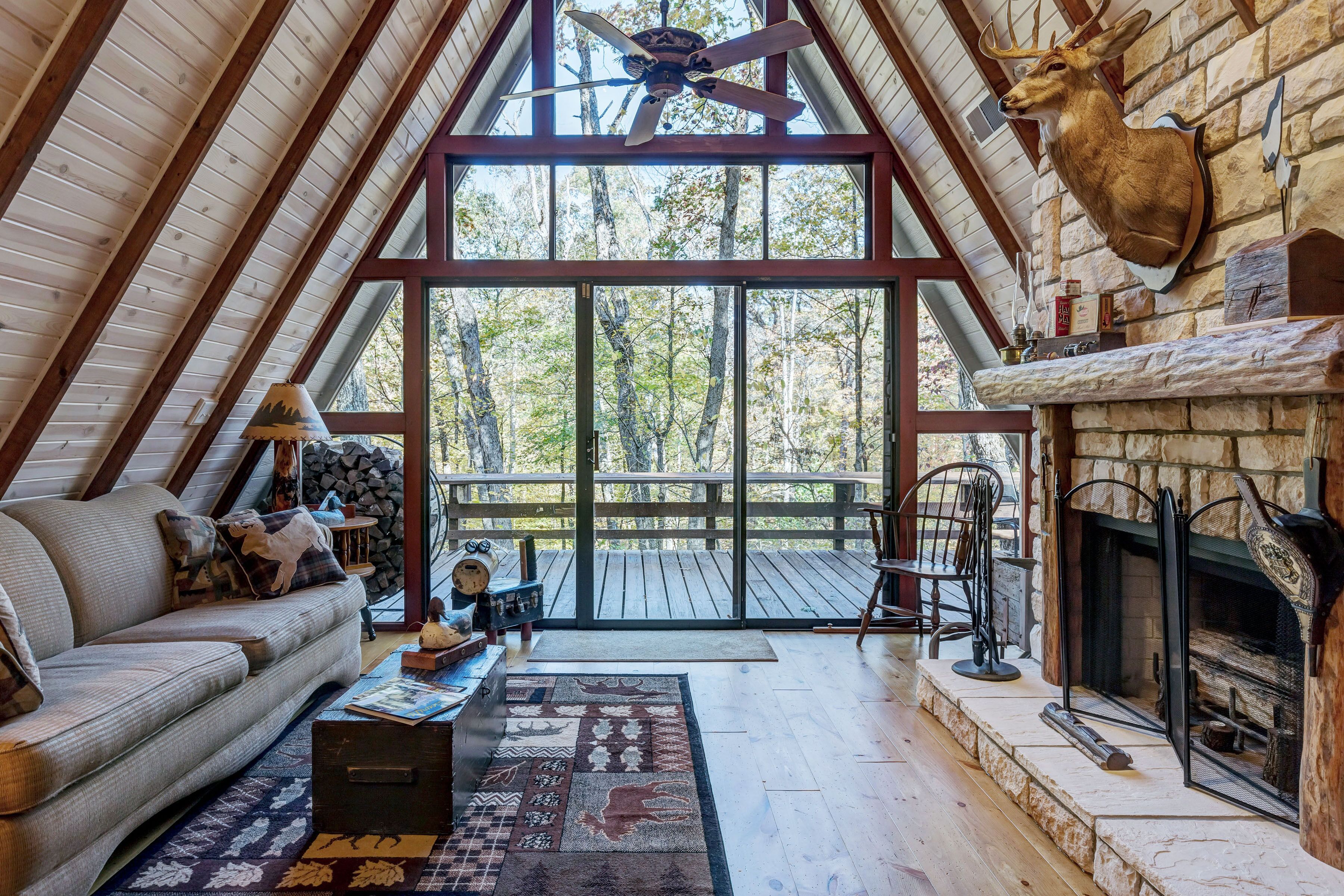 Secluded & Charming Lake Access Woodland Chalet by Sarah Bernard