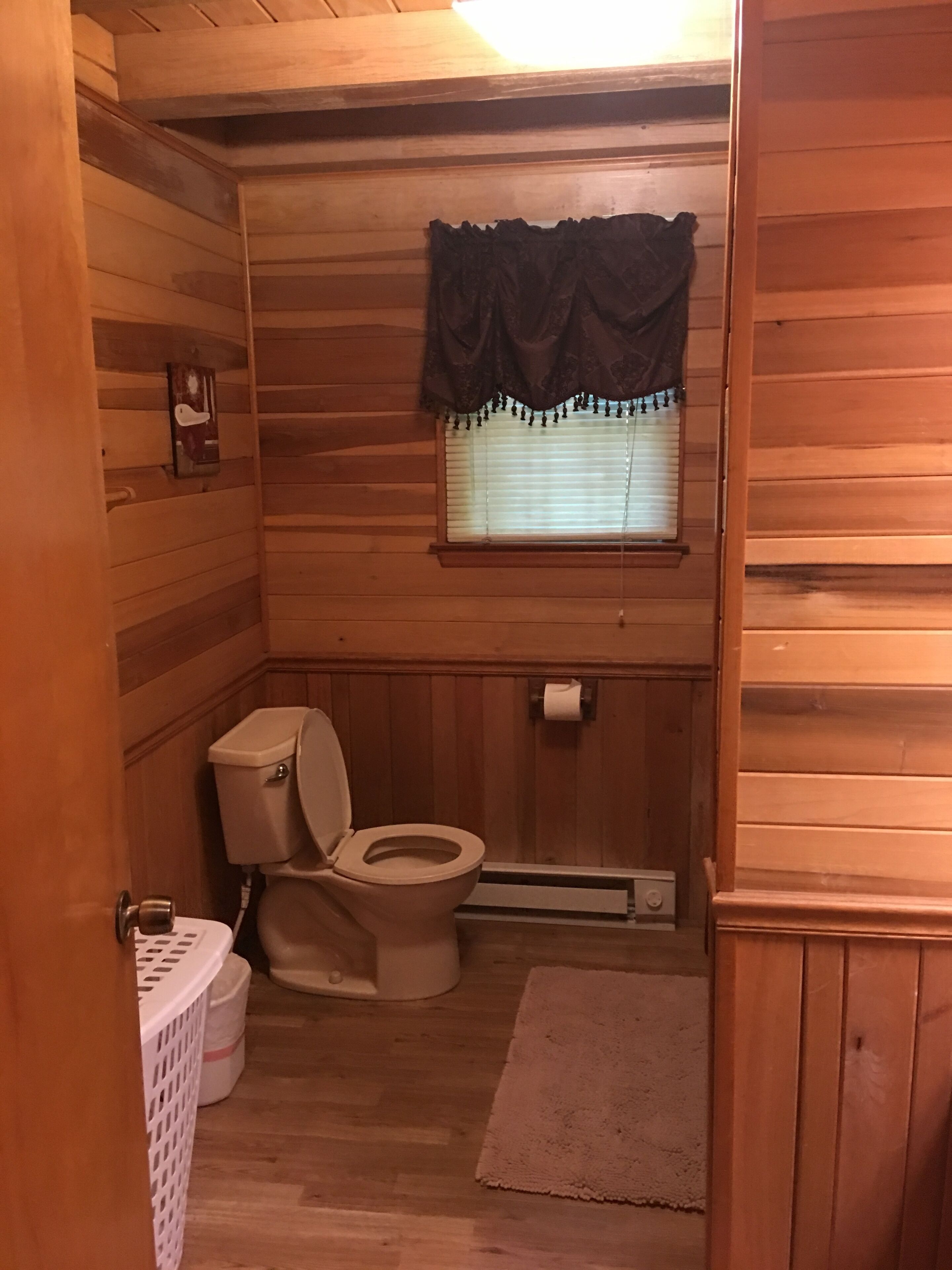 Mohican Cabin Quaint and Relaxing Getaway Hot Tub 