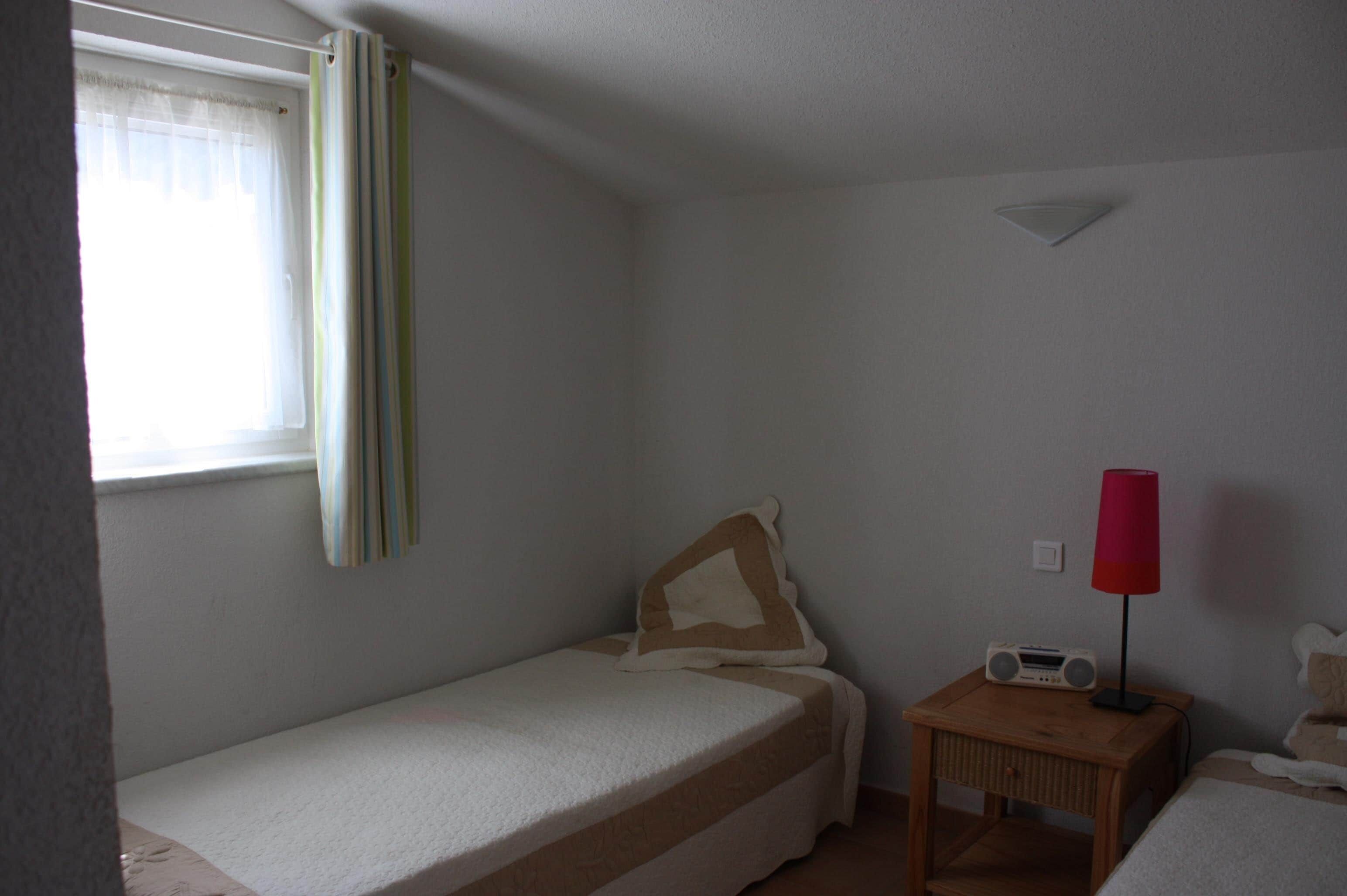 4 chambres, fer et planche à repasser, Wi-Fi gratuit, draps fournis