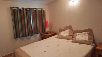 4 habitaciones, tabla de planchar con plancha y wifi gratis