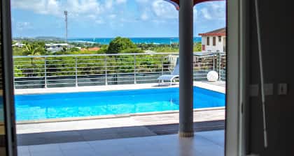 VILLA D'ALICE 1 CENTRE VILLE 10 minutes A PIED DE LA PLAGE DU BOURG 3 ETOILES