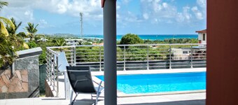 VILLA D'ALICE 1 TOWN CENTER 10 minutes ON FOOT FROM THE BEACH OF BOURG 3 STARS