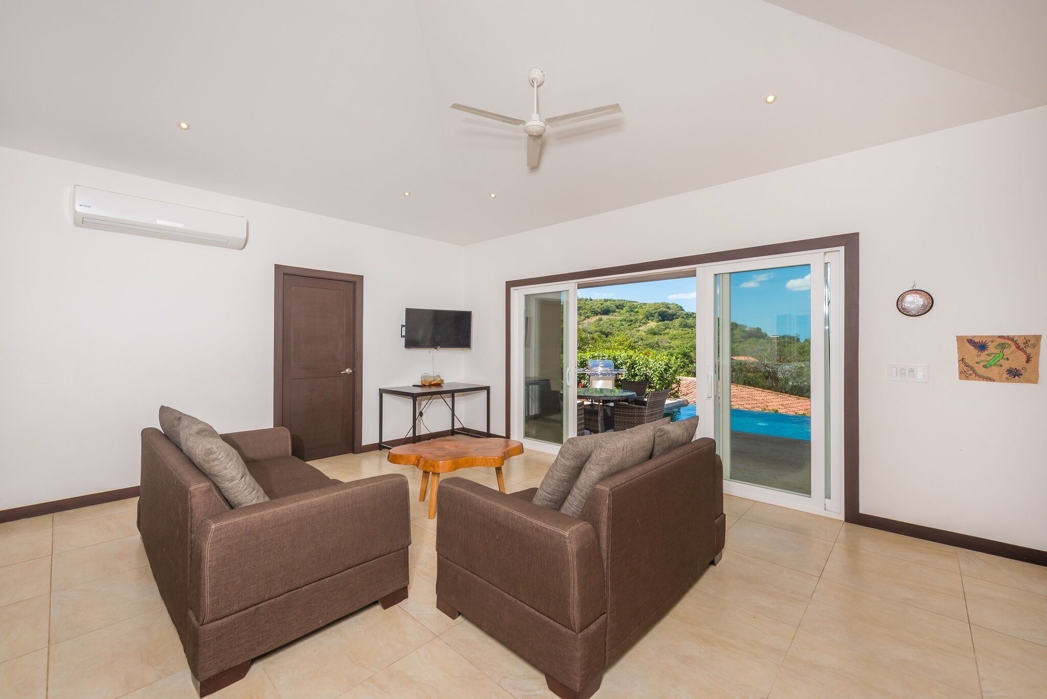 Beautiful 3Br Home With Ocean View in Gated Community, Flamingo 