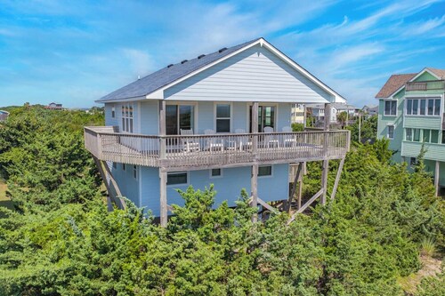 Oceanfront Home in Salvo with Private Pool, Hot Tub, and Grill
