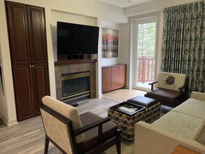 Smart-TV, Kamin, Videospiele, DVD-Player