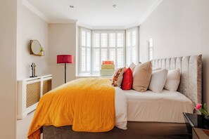 4 slaapkamers, een strijkplank/strijkijzer, gratis wifi, beddengoed
