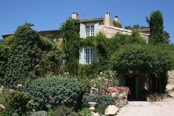 Luberon Provence Holiday Vacation Rental with Pool