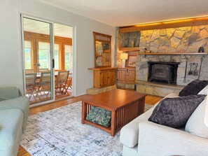 TV connectée, cheminée