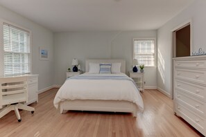 4 bedrooms, iron/ironing board, travel crib, free WiFi