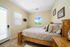 3 bedrooms, travel cot, free WiFi, bed sheets