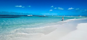 Beach nearby - Ocean View Villa "Saltillo" with a/c and 2 pools, 5 min stroll to beach (Isla Mujeres)