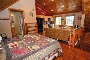 1 bedroom, WiFi, bed sheets - New 1 bedroom lake cabin with FREE resort amenities (Hines)