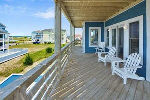 Terrace/patio - Oceanview Dog Friendly Home w/ Private Pool, Hot Tub, Elevator, and Game Room (Rodanthe)