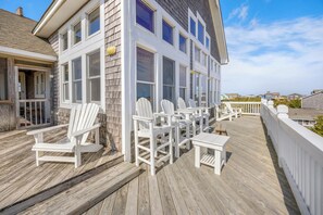 Terrace/patio - Oceanfront Home w/ Pool, Hot Tub, Sauna, Game and Media Rooms, Outdoor Kitchen (Avon)