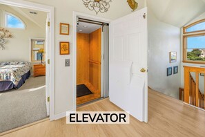 5 bedrooms, desk, free WiFi, bed sheets - Oceanfront Handicap Friendly Home w/ Pool, Hot Tub, & Elevator (Salvo)