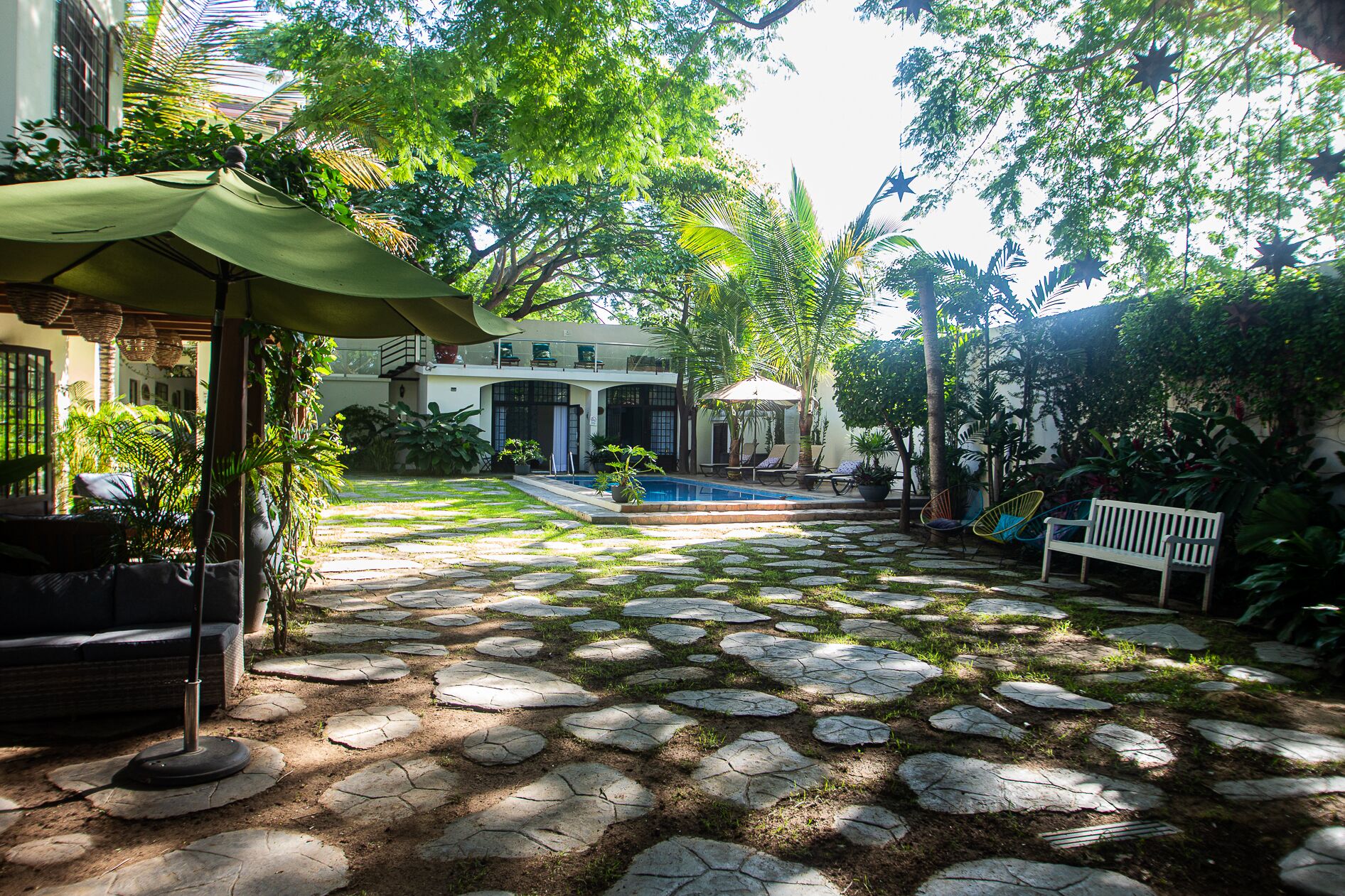 Private Unique and eclectic place for groups or families, free Wi-fi, pool 🌳☀