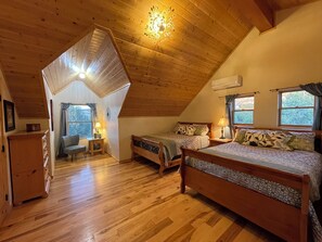 5 bedrooms, desk, iron/ironing board, free WiFi