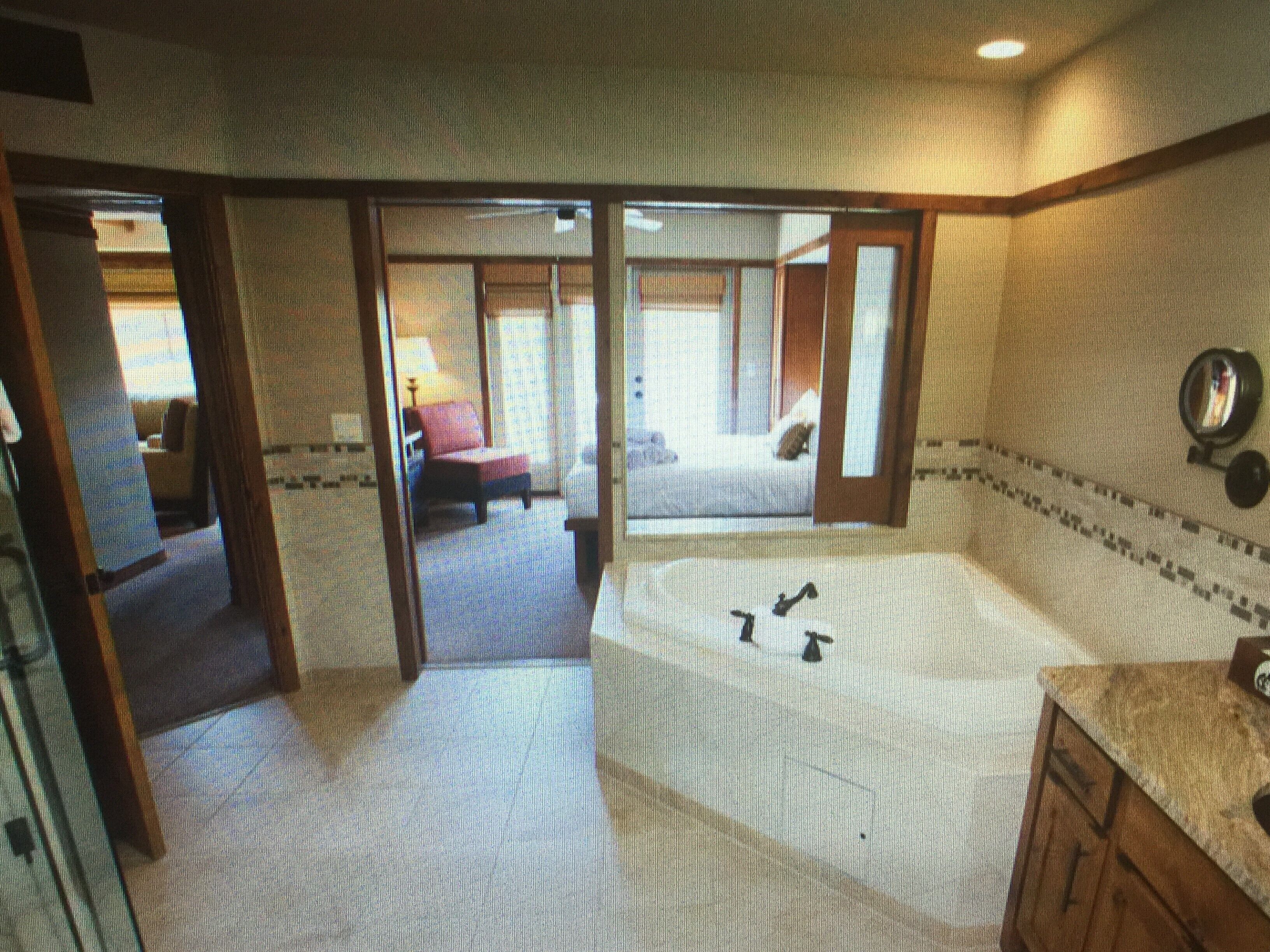 1 chambre, fer et planche à repasser, accès Internet, draps fournis