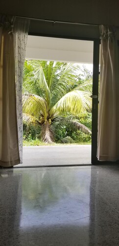 Ohana: Closed and modern holiday home