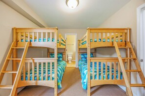 5 bedrooms, WiFi (free), bed sheets