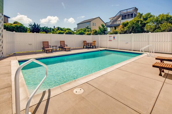 حمّام سباحة خارجي