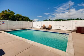 حمّام سباحة خارجي