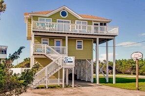 Exterior - Oceanview Dog Friendly w/ Private Pool, Hot Tub, Game Room, Free Pier Passes (Rodanthe)