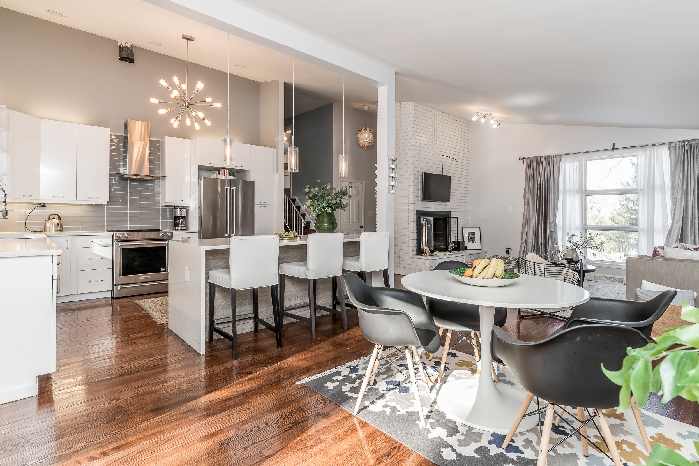 Newly Renovated Mid-Century Home