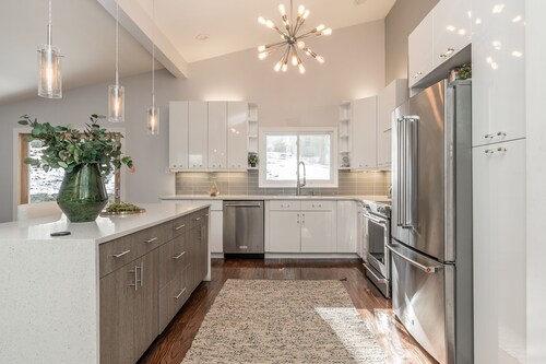 Newly Renovated Mid-Century Home