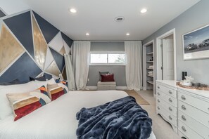 5 bedrooms, iron/ironing board, WiFi, bed sheets