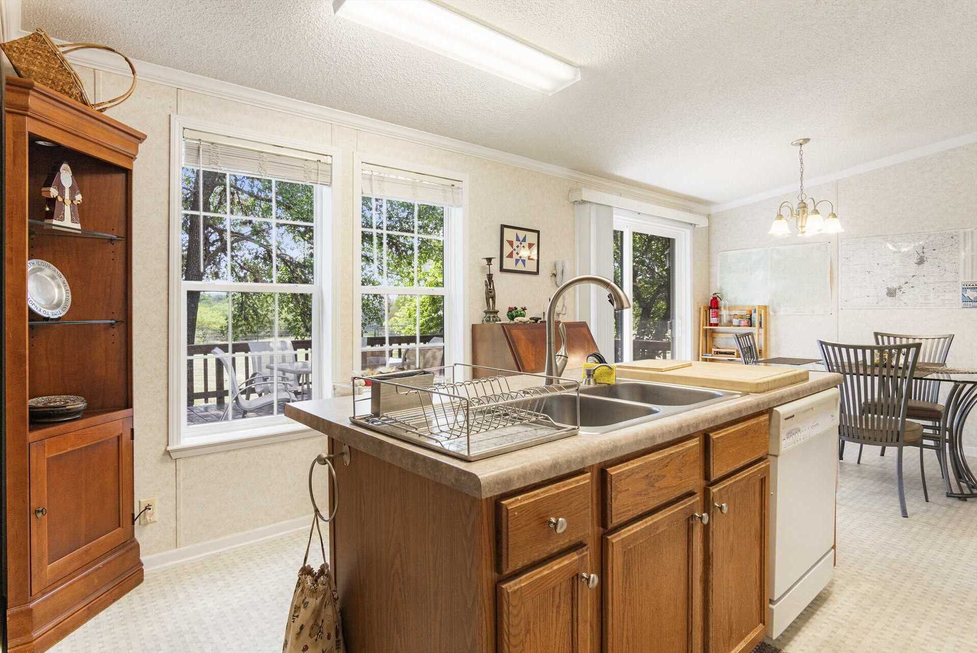 Micro-ondes, four, plaque de cuisson, lave-vaisselle