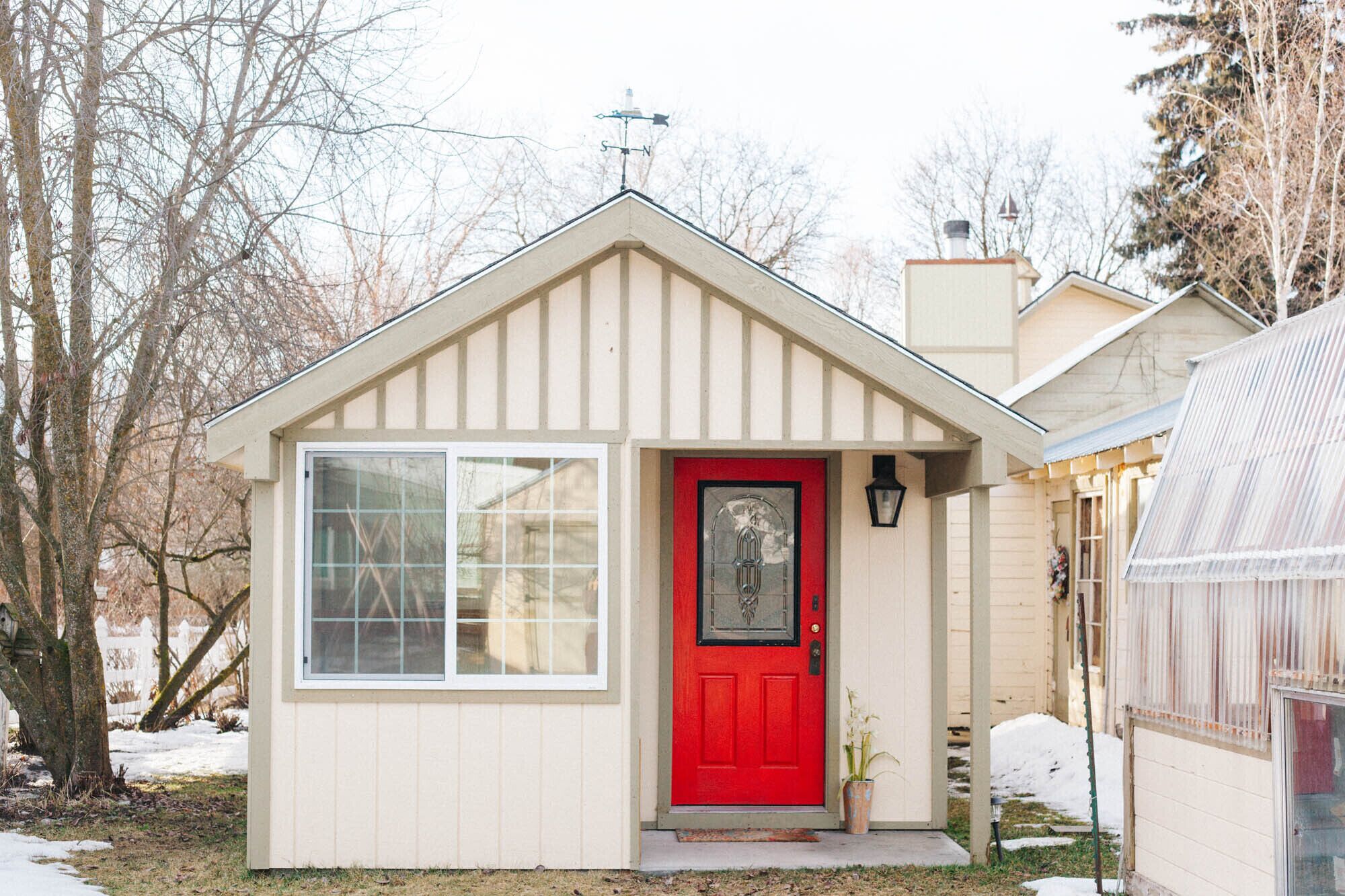 Charming Garden Cottage