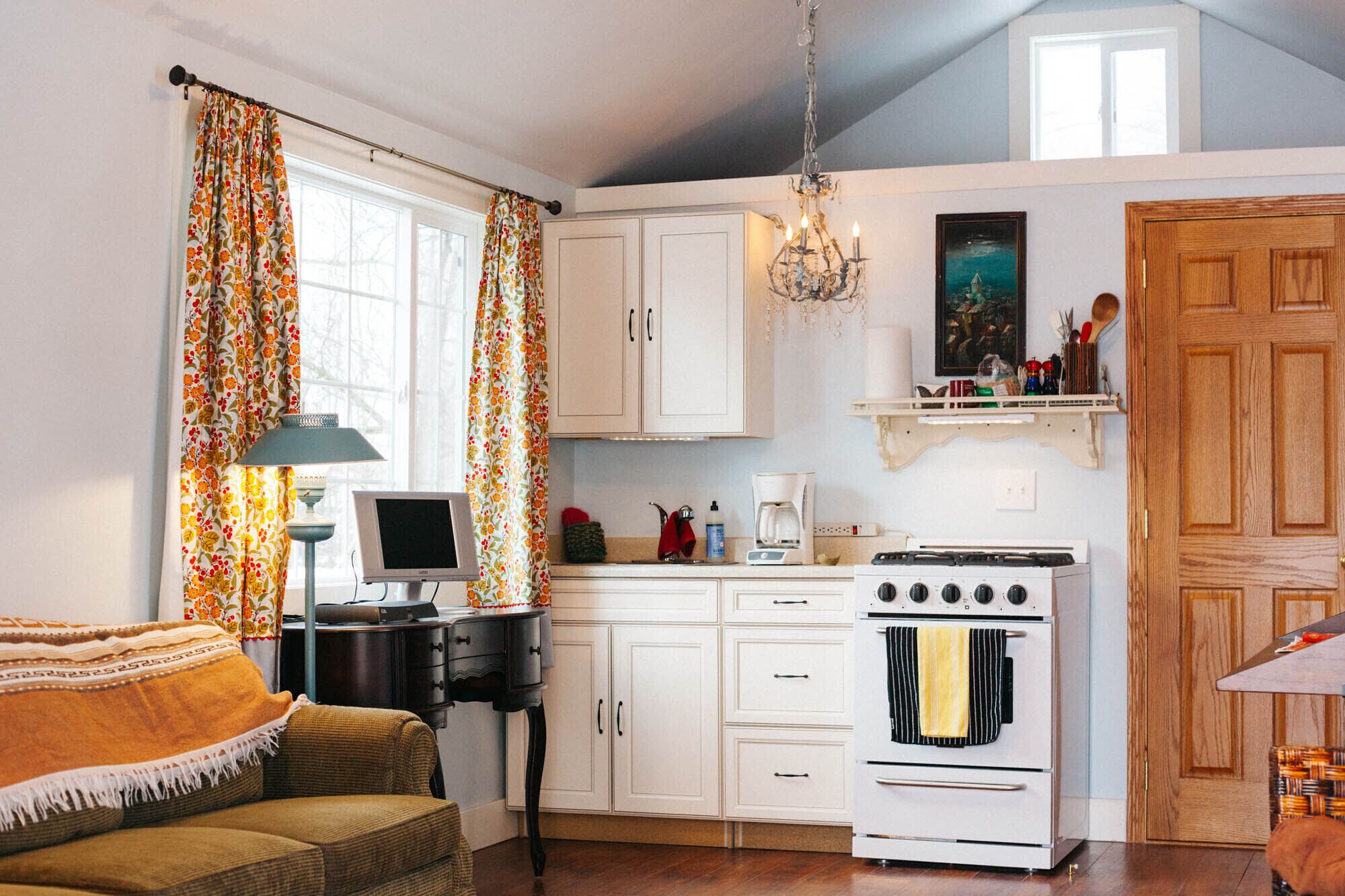 Charming Garden Cottage