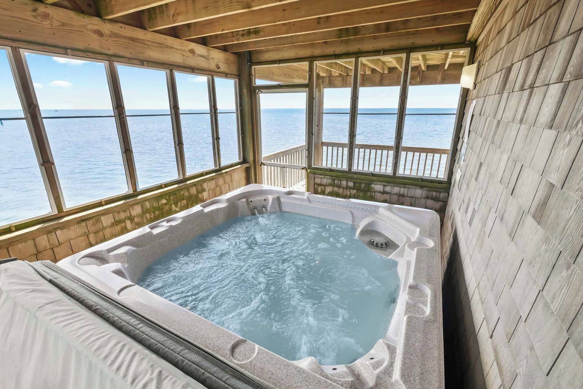 Outdoor spa tub