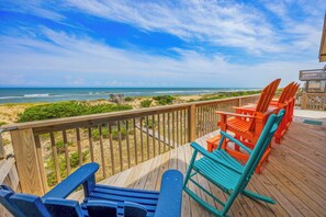 Property grounds - Oceanfront w/ Hot Tub, Game Room, Tiki Bar, Community Pool and Tennis/Pickleball (Avon)