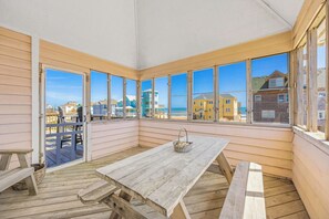 Outdoor dining - Semi-Oceanfront Dog Friendly Home w/ Private Pool, Hot Tub, Foosball, Basketball (Rodanthe)