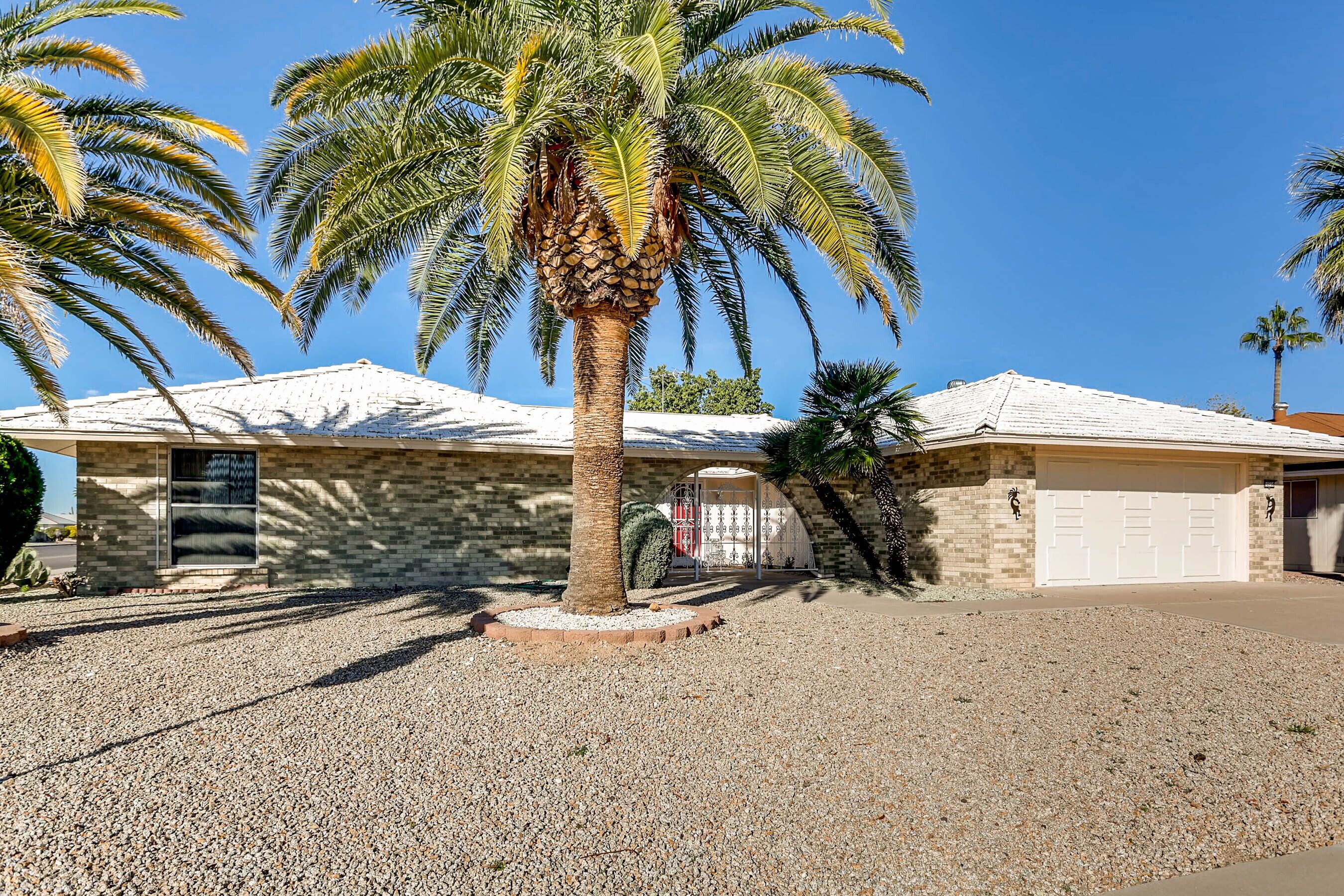 JAN-FEB-MARCH FURNISHED RENTAL IN THE HEART OF SUN CITY WEST! 