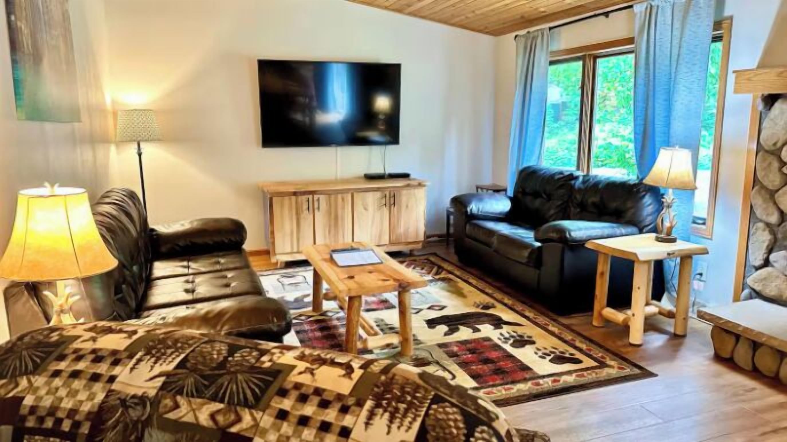 Tv, eldstad och dvd-spelare
