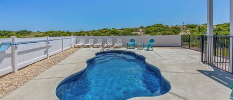 Outdoor pool, a heated pool